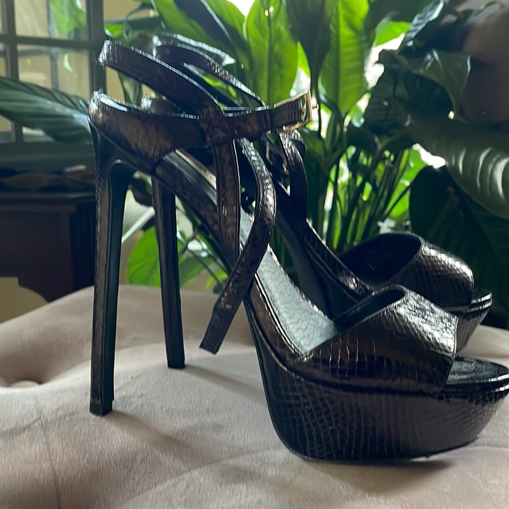 Steve Madden Platform Pumps